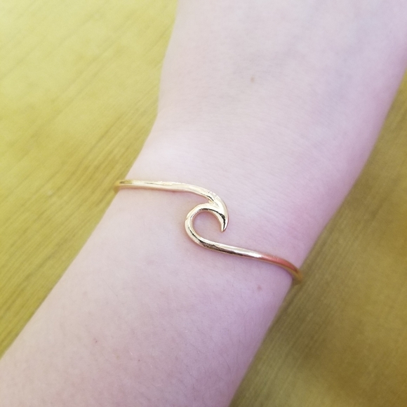 Giuliana + Madison Jewelry - Giuliana + Madison | Gold Ocean Wave Cuff